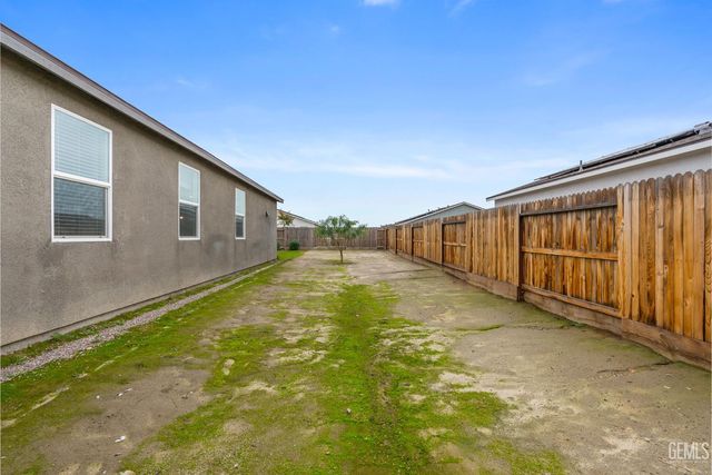 6009 Marconi Avenue, Bakersfield, CA 93313