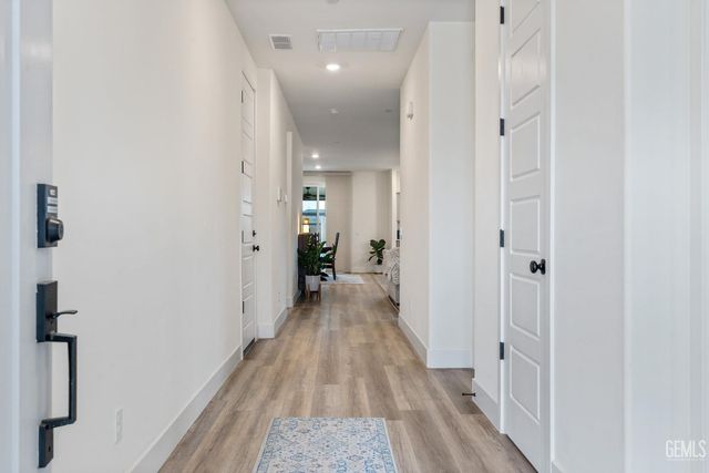 6009 Marconi Avenue, Bakersfield, CA 93313