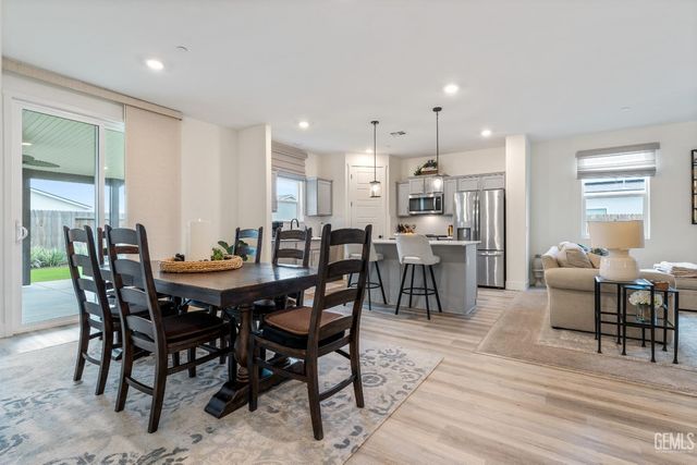 6009 Marconi Avenue, Bakersfield, CA 93313