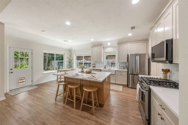 262 Misty Dawn Drive, The Woodlands, TX 77385