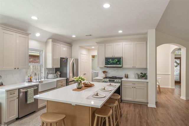 262 Misty Dawn Drive, The Woodlands, TX 77385
