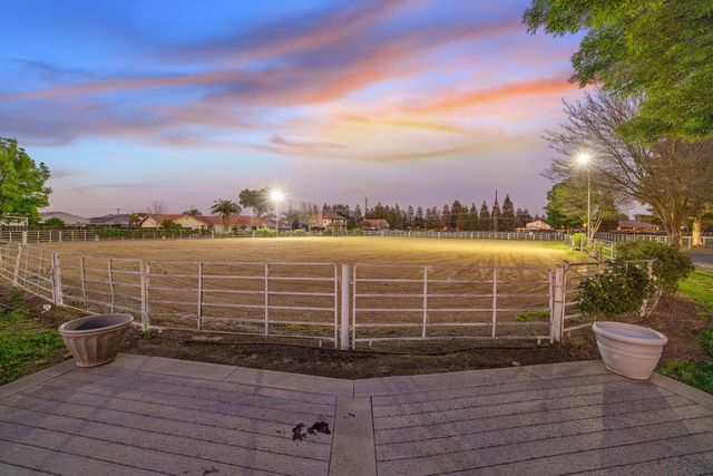 703 N Shirk Road, Visalia, CA 93291