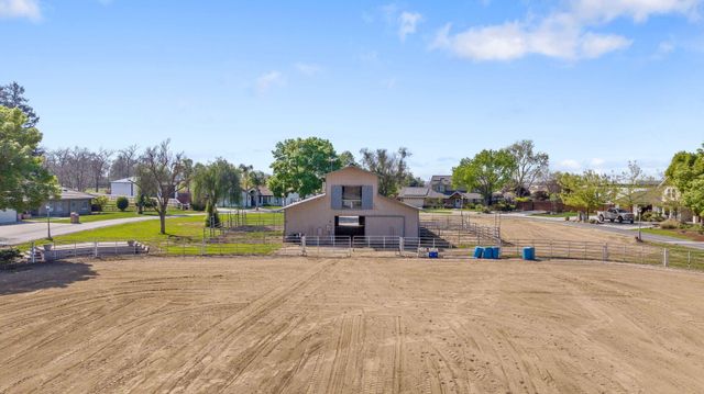 703 N Shirk Road, Visalia, CA 93291