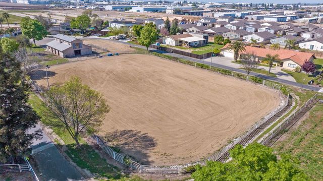 703 N Shirk Road, Visalia, CA 93291