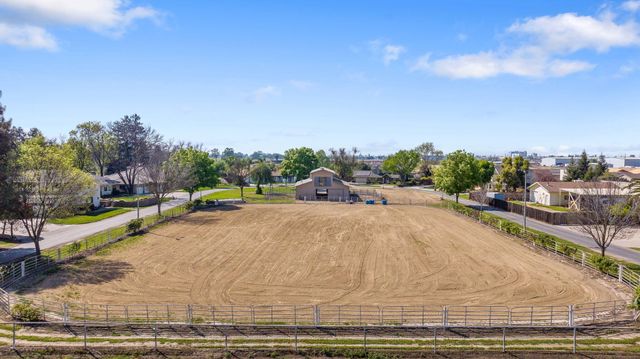 703 N Shirk Road, Visalia, CA 93291