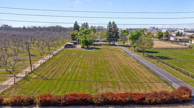 703 N Shirk Road, Visalia, CA 93291