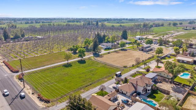 703 N Shirk Road, Visalia, CA 93291