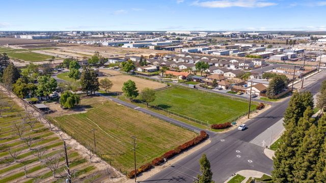 703 N Shirk Road, Visalia, CA 93291