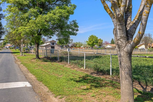 703 N Shirk Road, Visalia, CA 93291