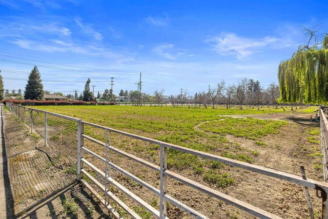 703 N Shirk Road, Visalia, CA 93291