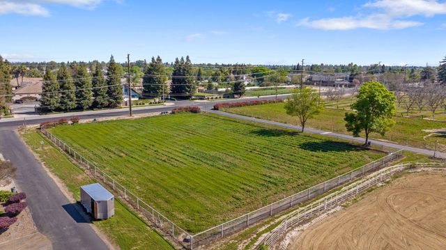 703 N Shirk Road, Visalia, CA 93291