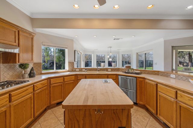 703 N Shirk Road, Visalia, CA 93291