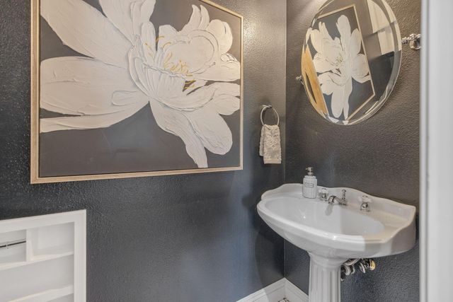 703 N Shirk Road, Visalia, CA 93291