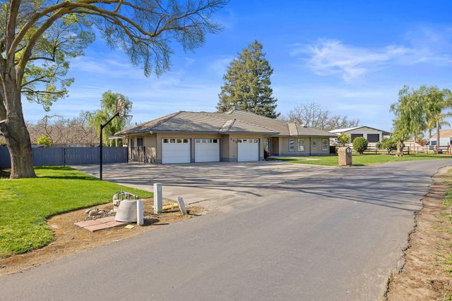 703 N Shirk Road, Visalia, CA 93291