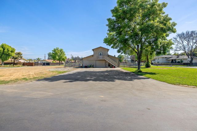 703 N Shirk Road, Visalia, CA 93291
