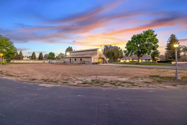 703 N Shirk Road, Visalia, CA 93291