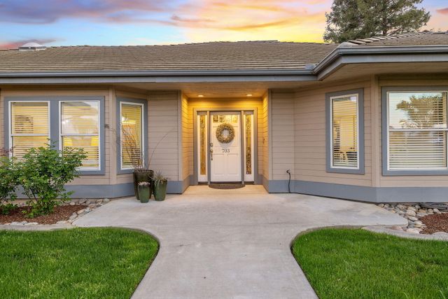 703 N Shirk Road, Visalia, CA 93291