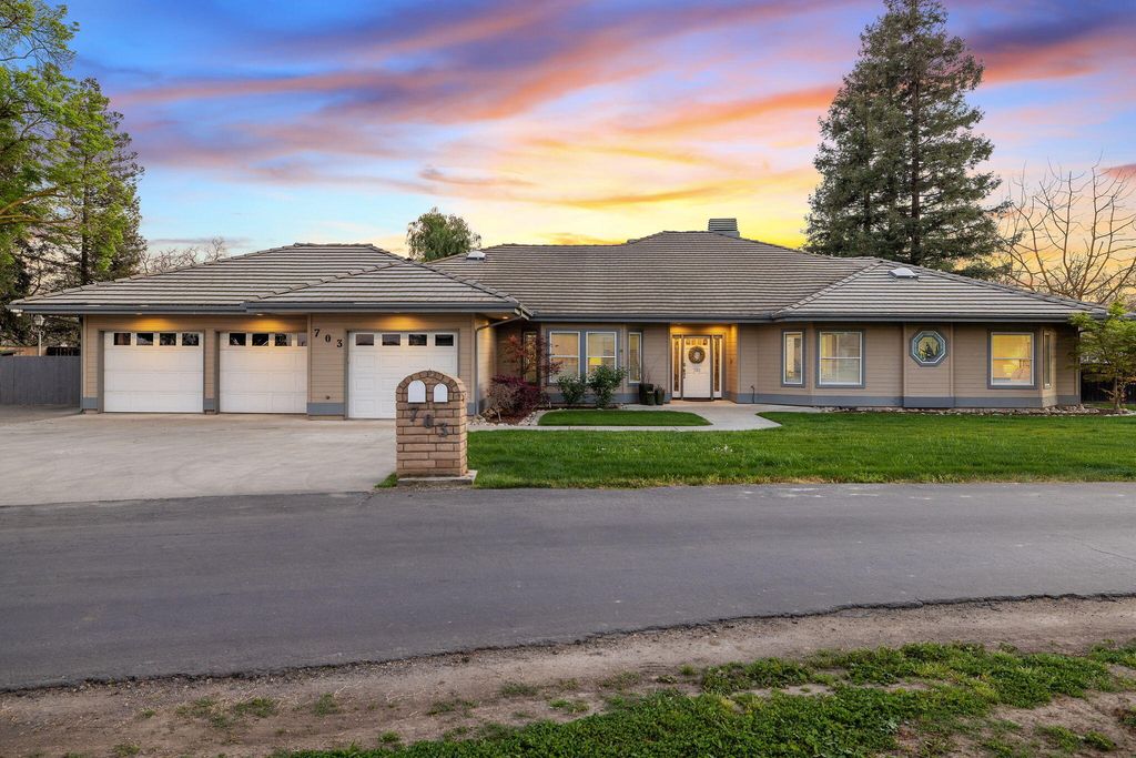 703 N Shirk Road, Visalia, CA 93291