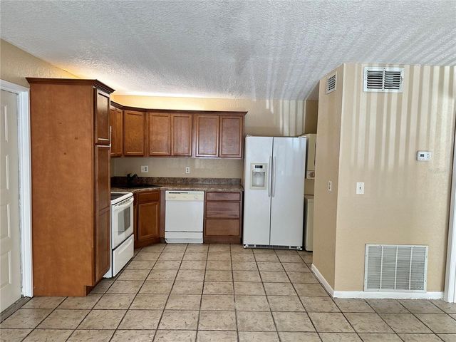 8205 SUN SPRING CIRCLE B1, Orlando, FL 32825