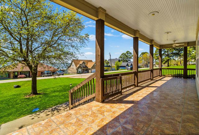 361 Bridgelanding, Onalaska, TX 77360