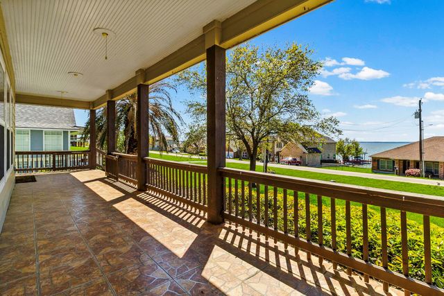 361 Bridgelanding, Onalaska, TX 77360