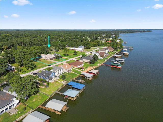 361 Bridgelanding, Onalaska, TX 77360