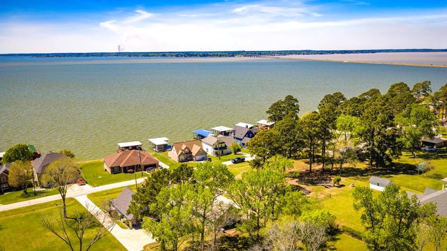 361 Bridgelanding, Onalaska, TX 77360