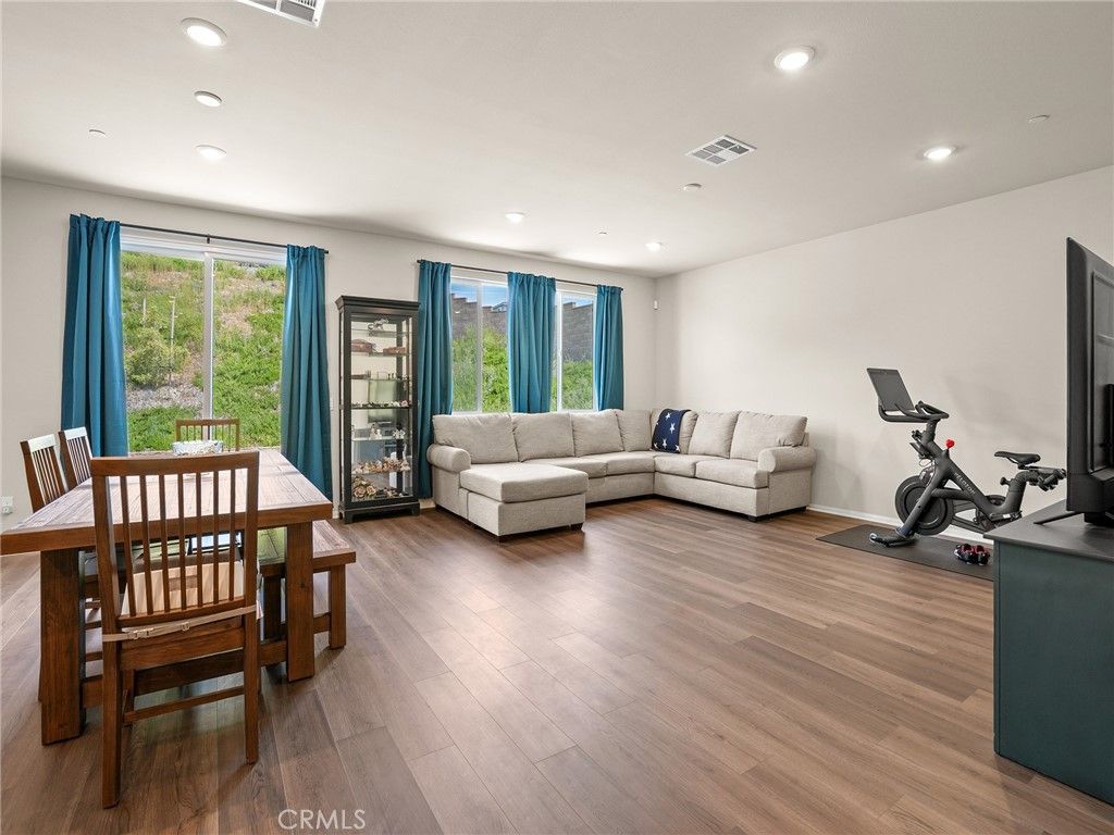 Image 12 of property listing at 35302 Garcia, Beaumont, CA 92223