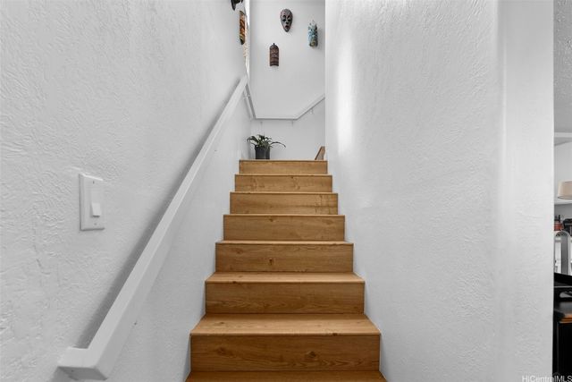 68-037 Apuhihi Street A, Waialua, HI 96791