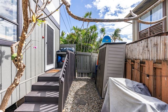 68-037 Apuhihi Street A, Waialua, HI 96791