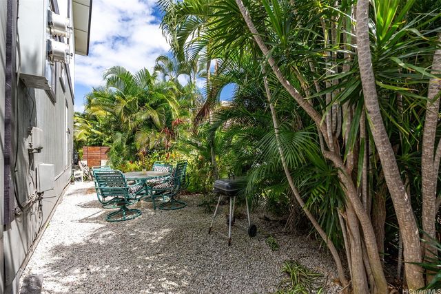 68-037 Apuhihi Street A, Waialua, HI 96791