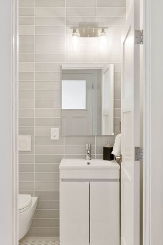 23 Franklin St 1, Somerville, MA 02145