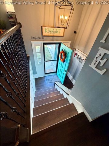 1913 Bona Vista Drive, Charleston, WV 25311