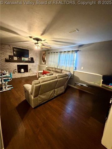 1913 Bona Vista Drive, Charleston, WV 25311