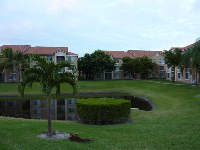 913 Villa Circle, Boynton Beach, FL 33483