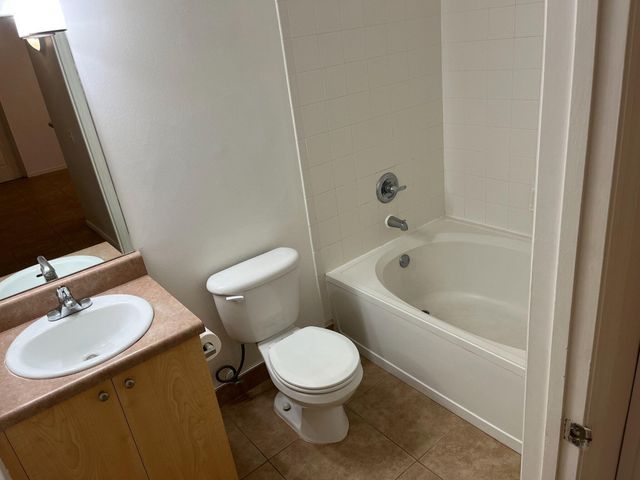 913 Villa Circle, Boynton Beach, FL 33483