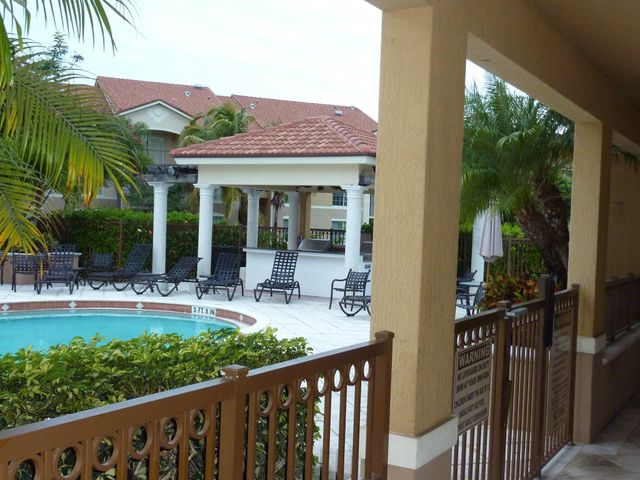 913 Villa Circle, Boynton Beach, FL 33483