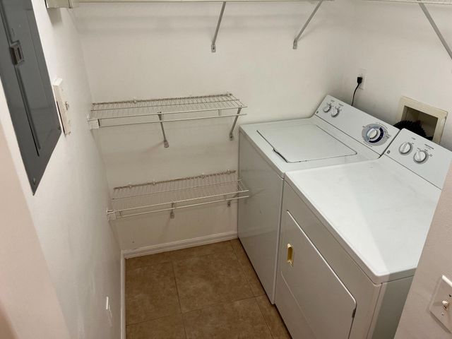 913 Villa Circle, Boynton Beach, FL 33483