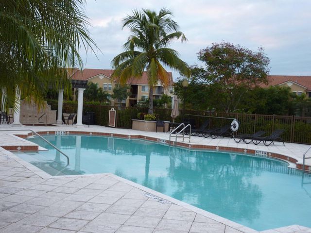 913 Villa Circle, Boynton Beach, FL 33483