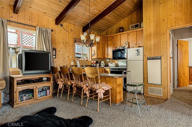 1164 Bear Springs, Rimforest, CA 92378