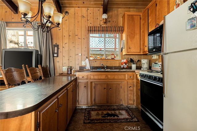 1164 Bear Springs, Rimforest, CA 92378