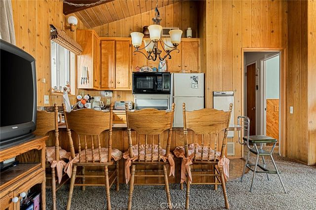 1164 Bear Springs, Rimforest, CA 92378