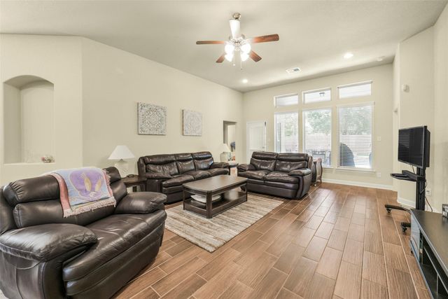 18843 Aspen Heights Trail, Cypress, TX 77429