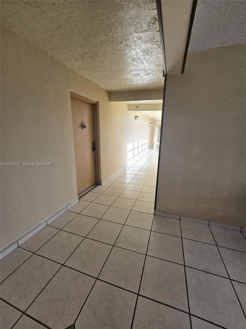 9688 Fontainebleau Boulevard 409, Miami, FL 33172