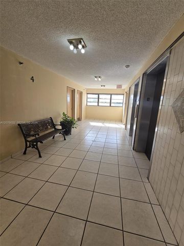 9688 Fontainebleau Boulevard 409, Miami, FL 33172