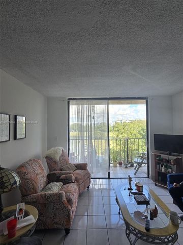 9688 Fontainebleau Boulevard 409, Miami, FL 33172