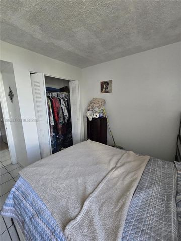 9688 Fontainebleau Boulevard 409, Miami, FL 33172