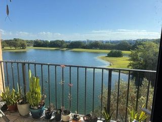 9688 Fontainebleau Boulevard 409, Miami, FL 33172