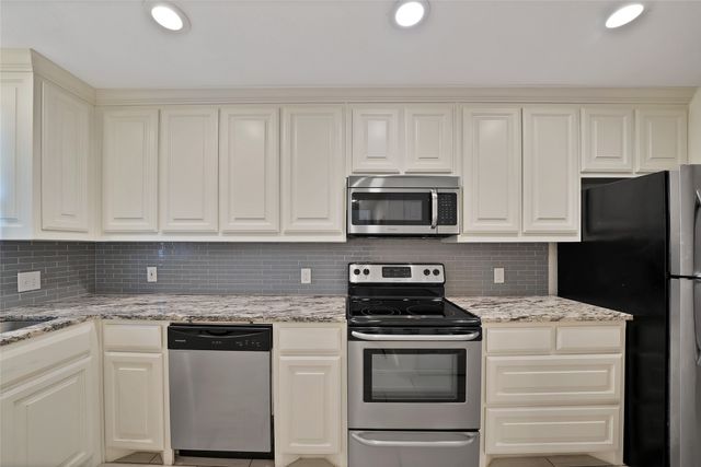 2303 Park Hill Drive, Fort Worth, TX 76110