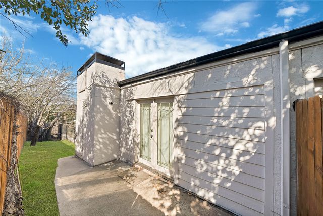 2303 Park Hill Drive, Fort Worth, TX 76110